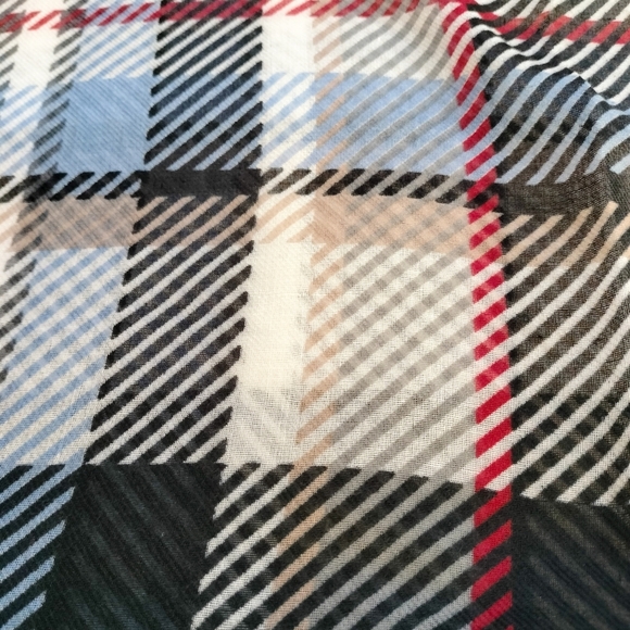 NWT Vera Bradley Scarf Rectangle Oblong Perfectly Plaid Tassel - Picture 9 of 9